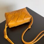 Bottega Veneta Intrecciato Concert Pouch D794258 yellow - Image 3