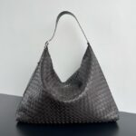 Bottega Veneta Large Hop Shoulder bag 806976 Fondant