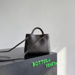 Bottega Veneta Mini Andiamo Sapele 805232 Fondant - Image 2