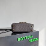 Bottega Veneta Mini Andiamo Sapele 805232 Fondant - Image 3