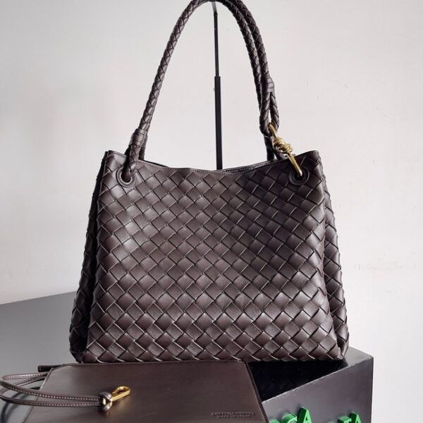 Bottega Veneta Parachute 826212 Fondant& Brass finish