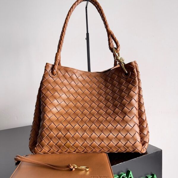 Bottega Veneta Parachute 826212 Natural&Brass finish