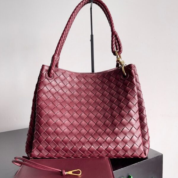 Bottega Veneta Parachute 826212 burgundy&Brass finish