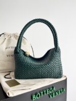 Bottega Veneta Tosca 716974 green