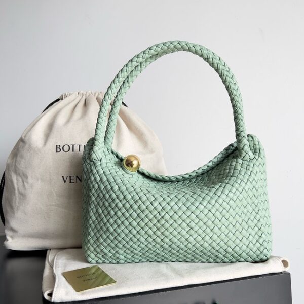 Bottega Veneta Tosca 716974 light green