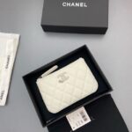 Chanel Zipped Pocket wallet S4811 Cream