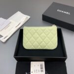 Chanel Zipped Pocket wallet S4811 light green - Image 2