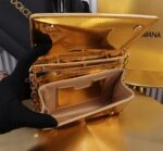 Dolce & Gabbana Patent leather Shoulder Bag G6504 gold - Image 4