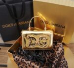 Dolce & Gabbana Patent leather Shoulder Bag G6504 gold - Image 5