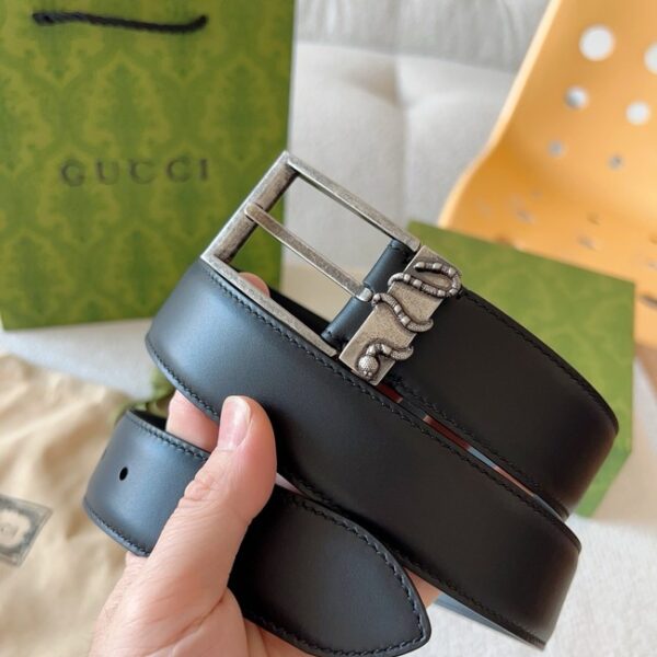 Gucci Belt with Interlocking G detail 673921-3