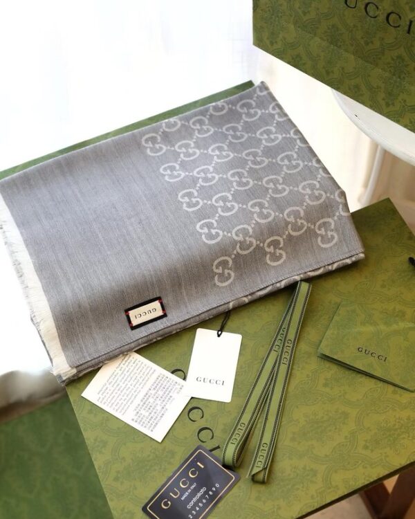 Gucci rinted GG cotton wool lame shawl 845243-2