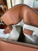 Loewe Large grainy cowhide leather Puzzle bag 231095 Tan - Image 4