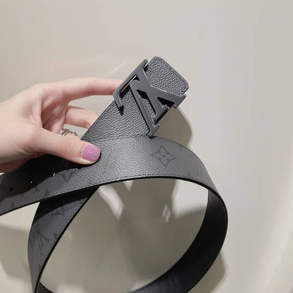 Louis Vuitton 40MM Belt LVB00374