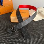 Louis Vuitton Initiales 40MM Reversible M9047 - Image 3