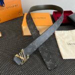 Louis Vuitton Heritage 40mm Reversible Belt M9055