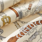 Les Chevaux Dechaines scarf 90 ivoire - Image 2