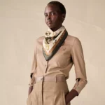 Les Chevaux Dechaines scarf 90 ivoire - Image 3