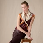 Les Chevaux Dechaines scarf 90 crème - Image 3