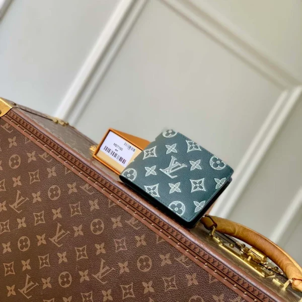 M27150 Louis Vuitton Multiple Wallet Forest Green