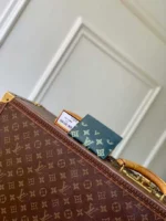 M62170 Louis Vuitton Double Card Holder Forest Green - Image 4