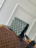 M83384 Louis Vuitton Gaston Wearable Wallet Forest Green - Image 4