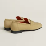 Paris loafer beige albâtre Loafer in suede goatskin with signature Paris buckle. - Image 2