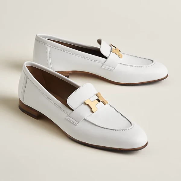 Paris loafer White Loafer in calfskin with signature Paris buckle