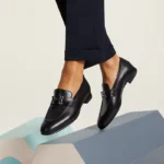 Paris loafer Noir Loafer in goatskin with signature Paris buckle - Image 3