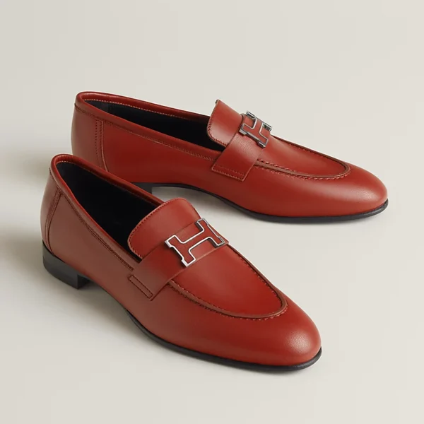 Paris loafer rouge sanguine Loafer in goatskin with signature Paris buckle