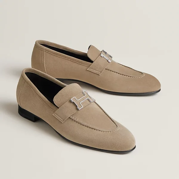 Loafer in suede goatskin with signature Paris buckle Beige
