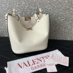 Valentino 0055 GARAVANI Rockstud Small Poudre Leather Tote Bag White - Image 4