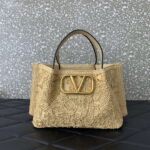 Valentino 0220s Shopping Summer Tote bag in Beige Lace-Effect Raffia Straw