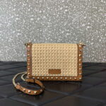 Valentino 0571 Garavani Rockstud Crossbag Raffia
