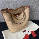 Valentino 0660 Garavani Rockstud leather-trimmed raffia shopper - Image 3