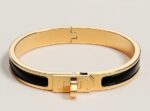 Mini Clic Kelly bracelet Product information Metallic finish Yellow gold plated - Image 3