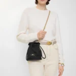 Horseshoe Chain Pouch Black - Image 3