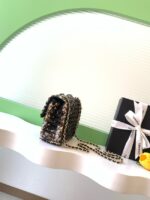 CHANEL Evening Bag AS4298 black&gold - Image 5