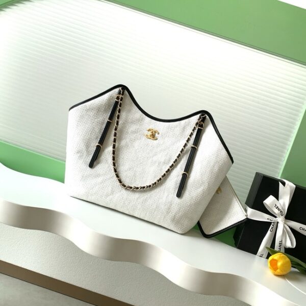 CHANEL Maxi Shopping Bag Braided Raffia AS5463 white