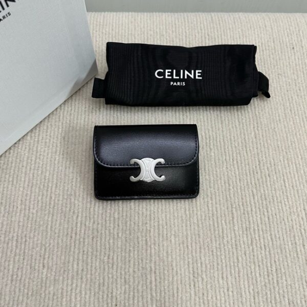 Celine CARD HOLDER WITH FLAP TRIOMPHE IN SHINY CALFSKIN 10I583 black&SILVER
