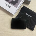 Celine CARD HOLDER WITH FLAP TRIOMPHE IN SHINY CALFSKIN 10I583 black - Image 2