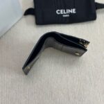 Celine COMPACT WALLET TRIOMPHE CHARMS IN GRAINED CALFSKIN 10M103 black - Image 2