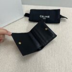 Celine COMPACT WALLET TRIOMPHE CHARMS IN GRAINED CALFSKIN 10M103 black - Image 4