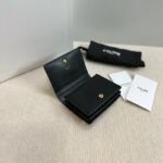 Celine TRIOMPHE BUSINESS CARD HOLDER IN SMOOTH CALFSKIN 10M122 black - Image 6