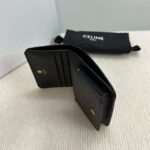 Celine TRIOMPHE COMPACT WALLET IN SHINY CALFSKIN 10K623 black&gold - Image 2