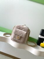 Chanel velvet Small Bowling Bag AS5792 Cream - Image 5