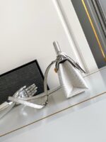 Louis Vuitton Calfskin M84713 light gray - Image 4