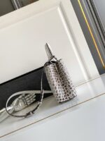 Louis Vuitton Capucines BB M88299 light gray - Image 3