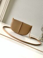 Fendi Graphy 5536 Shoulder Bag Beige - Image 4