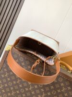 PM M25468 Louis Vuitton Low Key Hobo Brown - Image 6