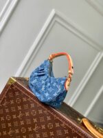 M13571 Denim Blue Louis Vuitton NEW Pochette Valley - Image 6